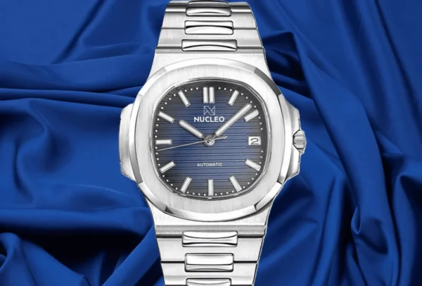 Orologio-Nucleo-Nautilus-con-Movimento-Automatico-Giapponese-Homage-Quadrante-Blu-Bracciale-Integrato-nella-Cassa-Chiusura-a-Farfalla
