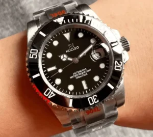 Orologio-Nucleo-Submariner-Homage-Quadrante-e-Lunetta-graduata-di-colore-nero-bracciale-Oyster