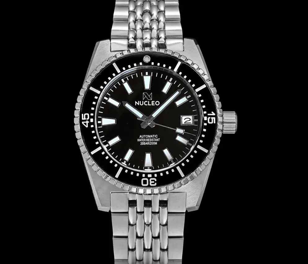 Nucleo-62mas-quadrante-e-lunetta-colore-nero-cassa-e-bracciale-acciaio