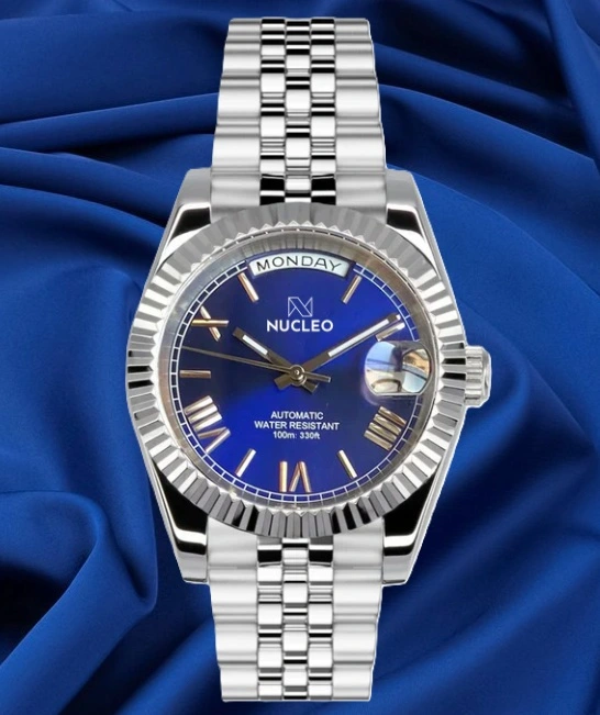 Homage-Nucleo-Day-Date-quadrante-blu-numeri-romani-bracciale-jubilee-chiusura-deployant