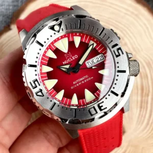 Nucleo-Monster-Homage-Quadrante-Rosso-Cinturino-Gomma-Rosso (1) Nucleo-Monster-Homage-Quadrante-Rosso-Cinturino-Gomma-Rosso