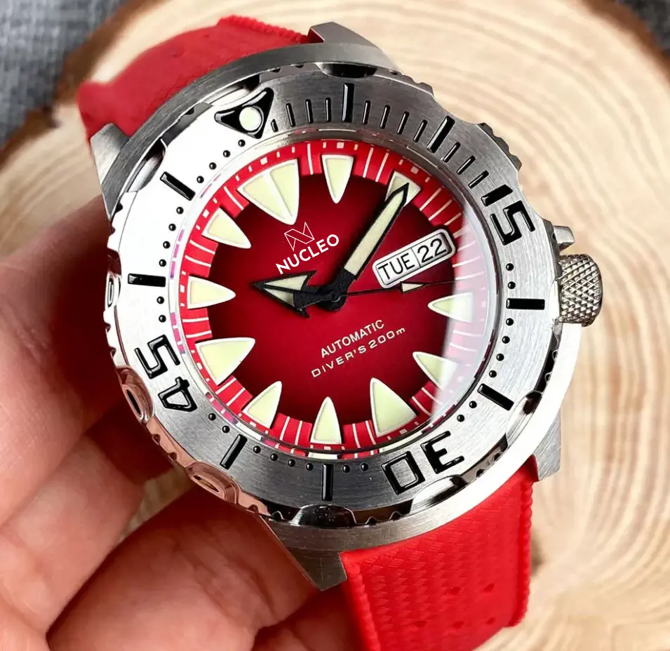 Nucleo-Monster-Homage-Quadrante-Rosso-Cinturino-Gomma-Rosso